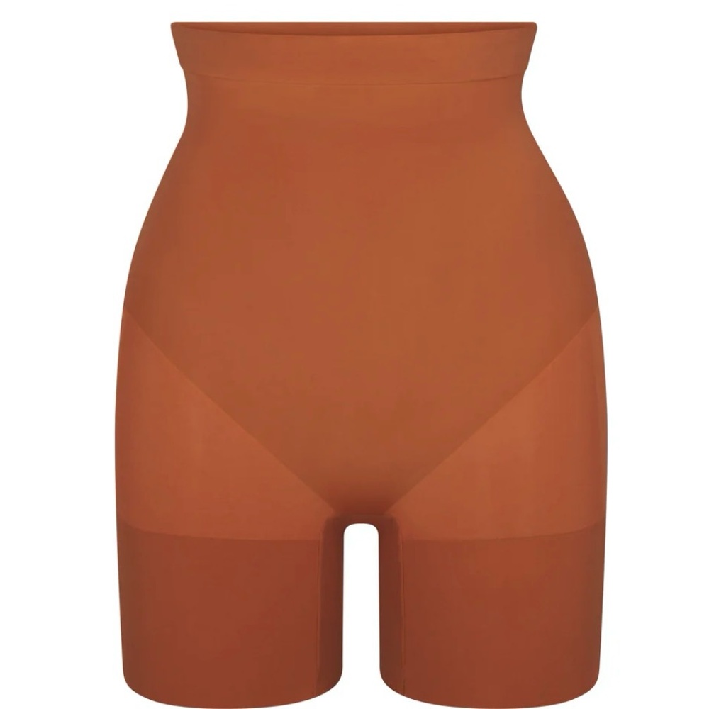 NWT Skims Womens Sculpt High-Waisted Mid Thigh Shorts Seamless Bronze Size small